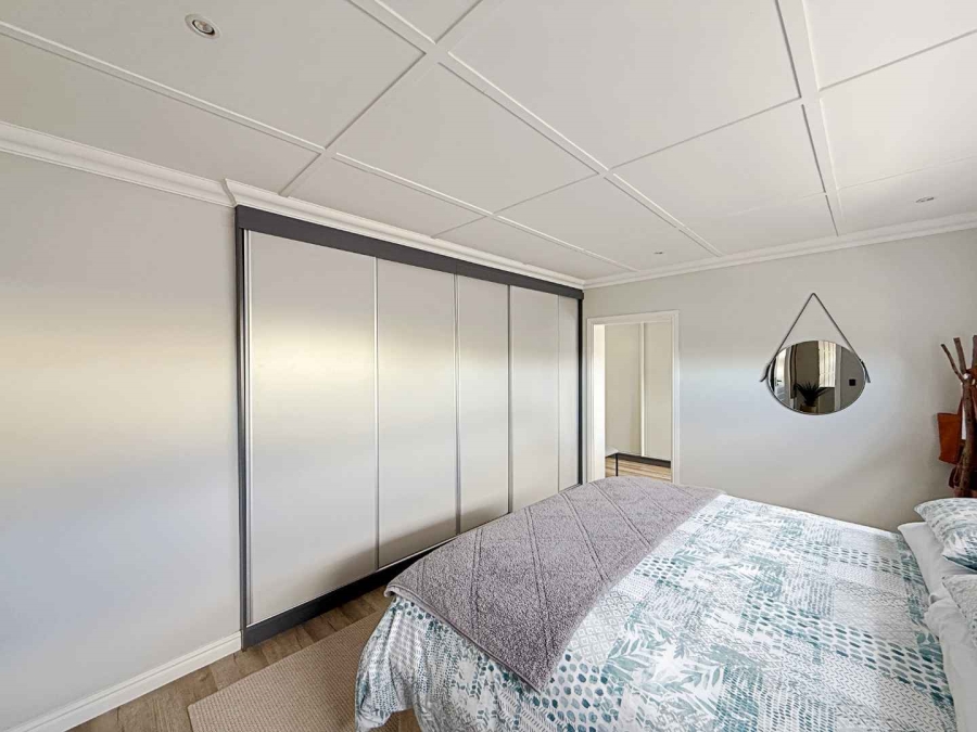 4 Bedroom Property for Sale in Calypso Beach Western Cape